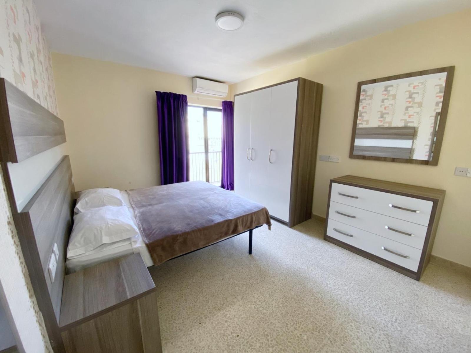 Appartement Cast